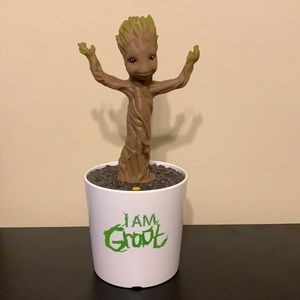 Dancing Groot